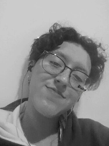 FeminineRocker Profile image 1