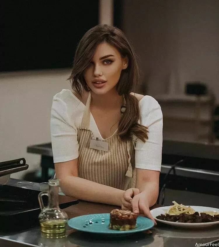 Yelyzaveta Profile image 2