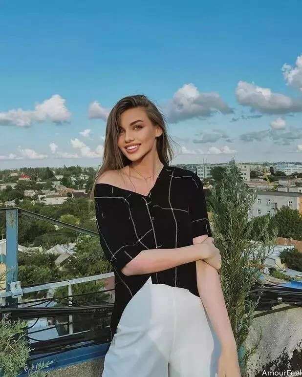 Yelyzaveta Profile image 4