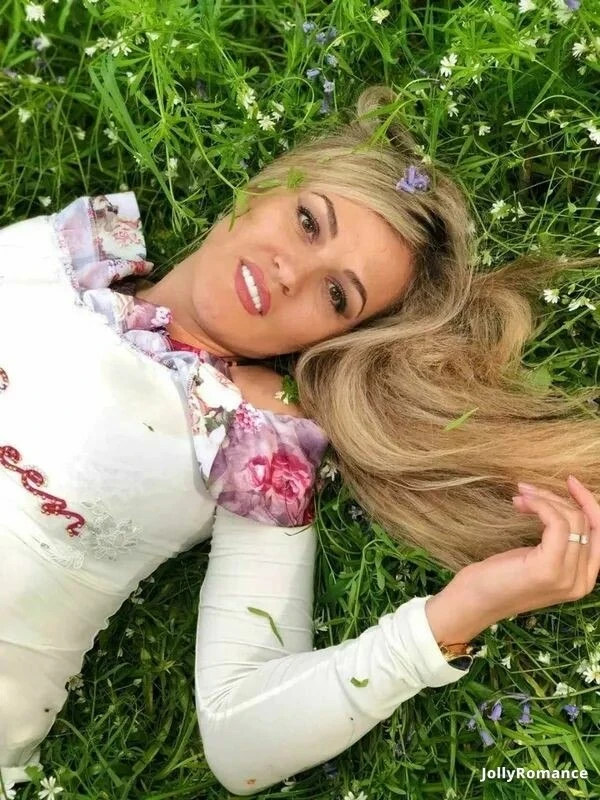 Olga Profile image 1